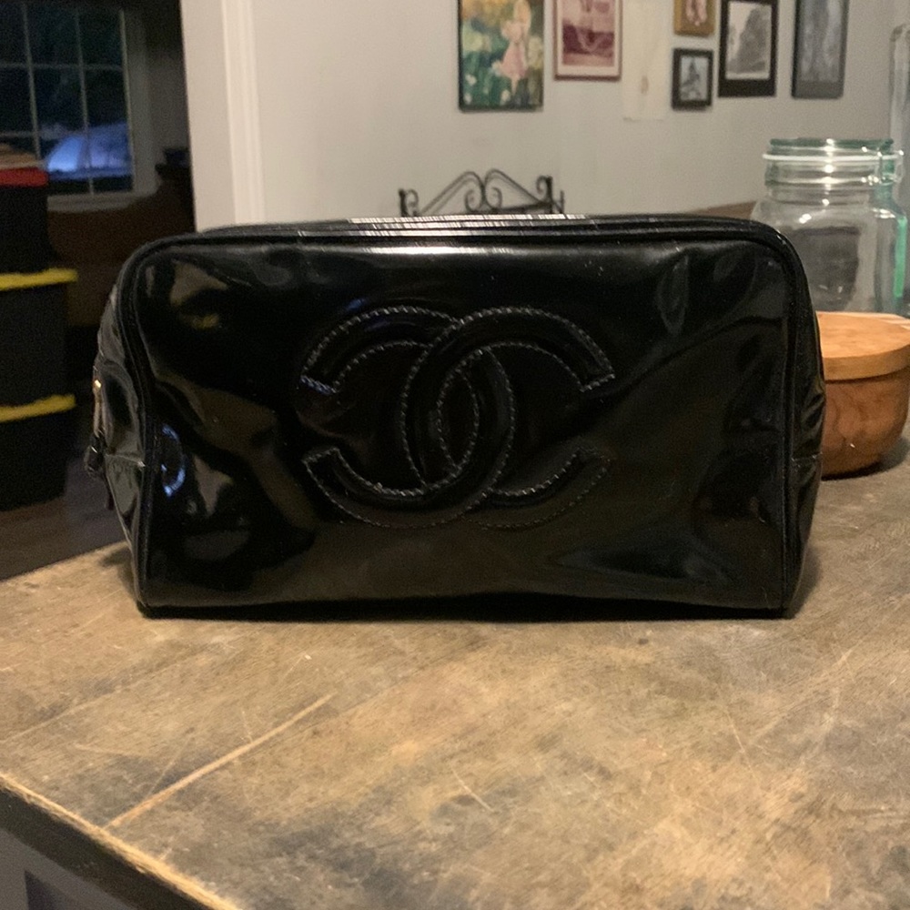 COPY  Chanel makeup/travel bag